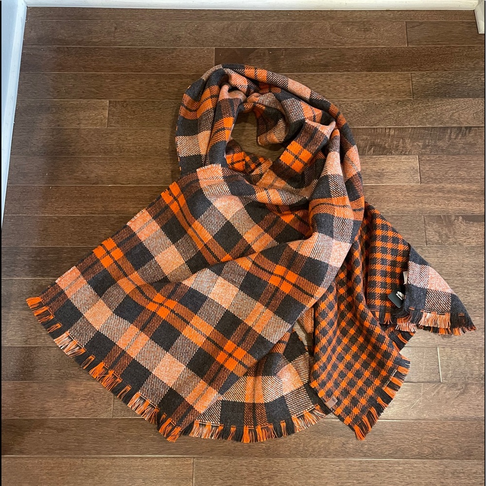 New! Roots Cumberland Scarf